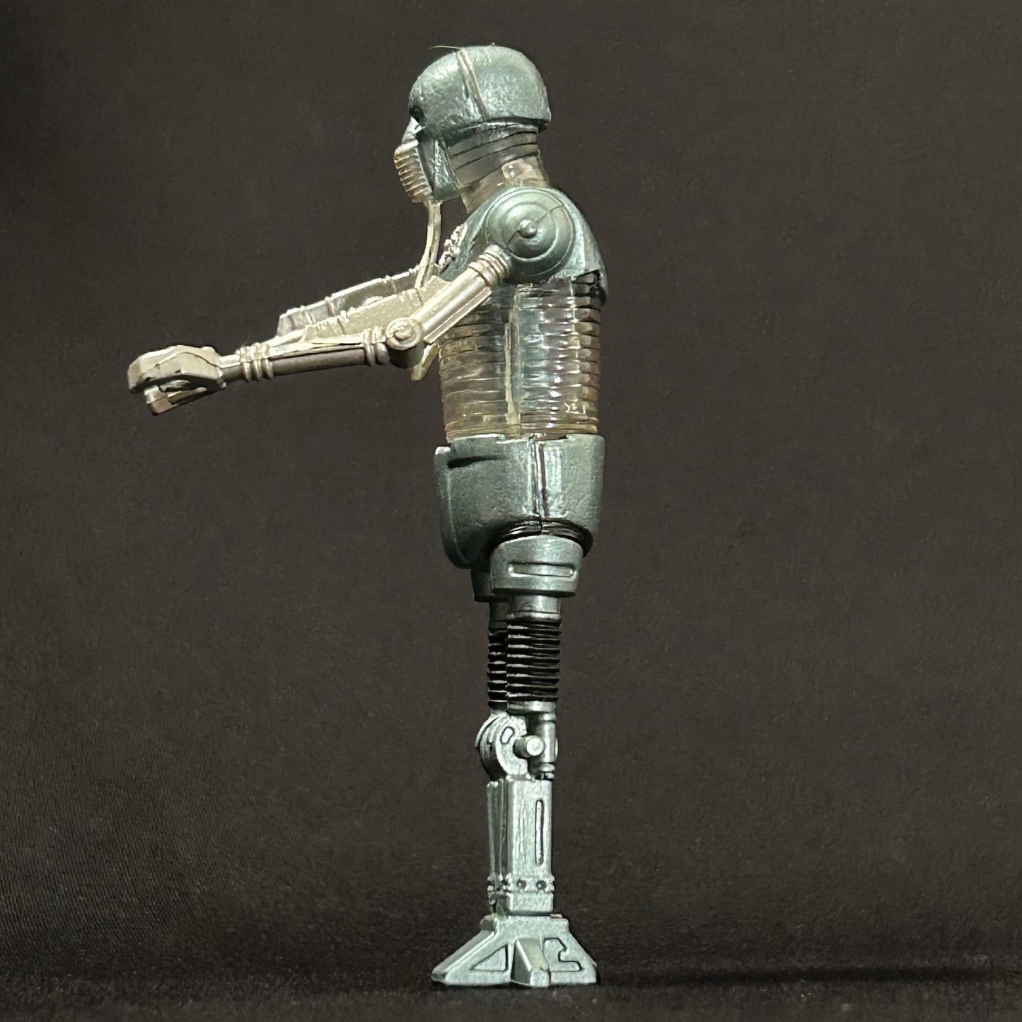 STAR WARS 1997: 2-1B Medical Droid