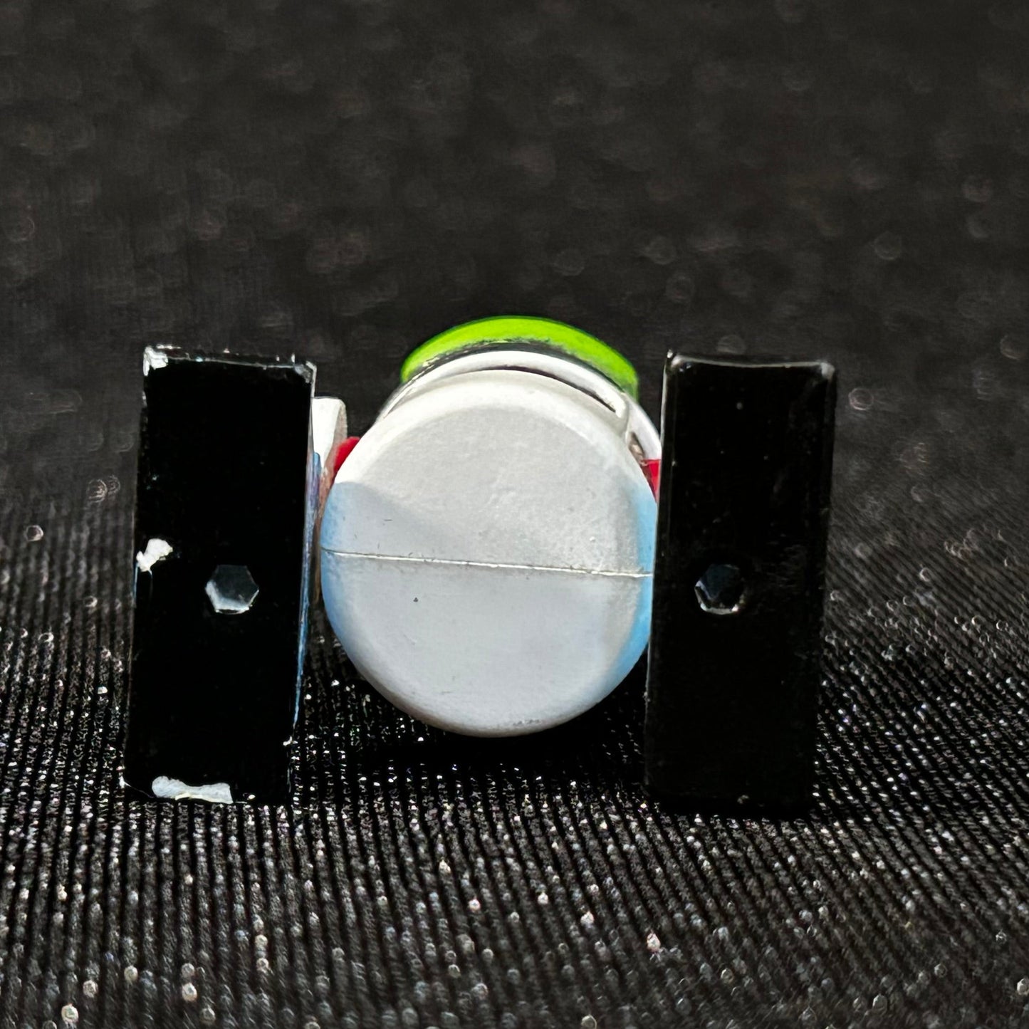 MICRO MACHINES ZBOTS: Tiddo