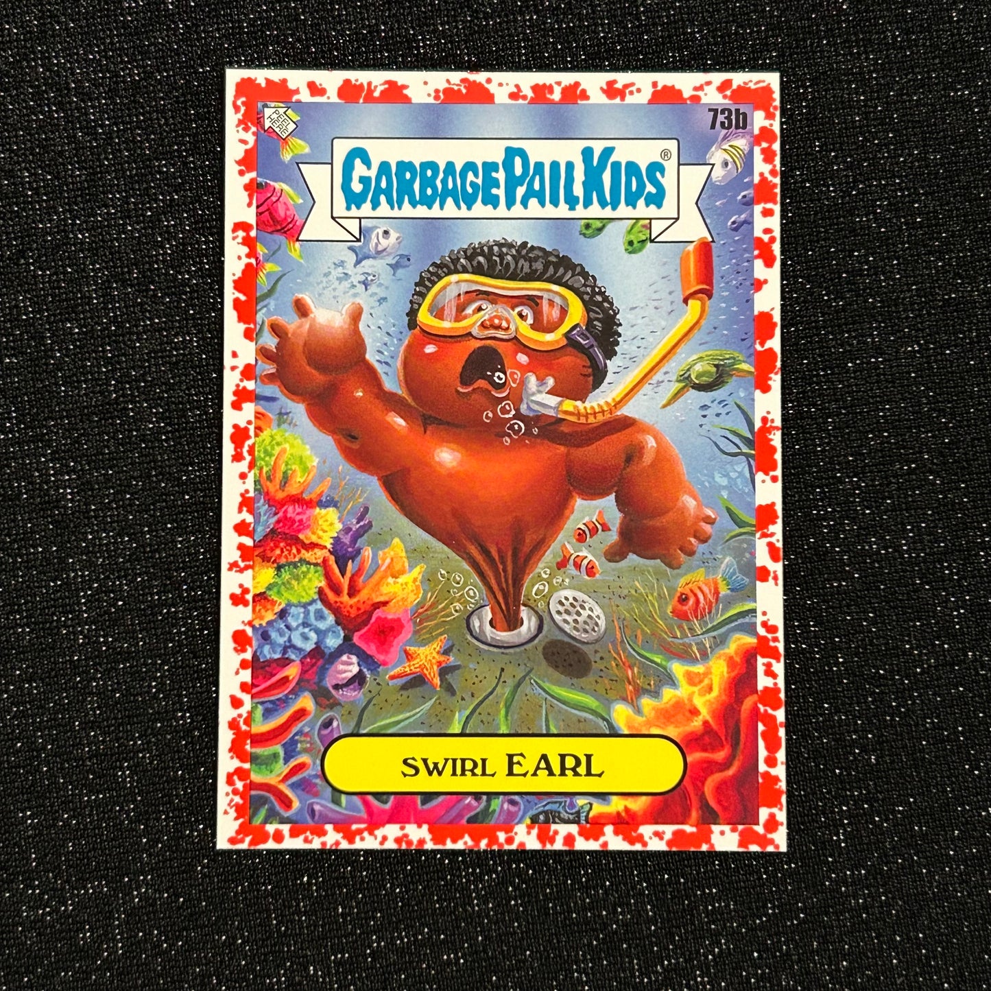 2021 GARBAGE PAIL KIDS GPK GOES ON VACATION: SWIRL EARL 73b BLOODY NOSE RED 16/75 - NM