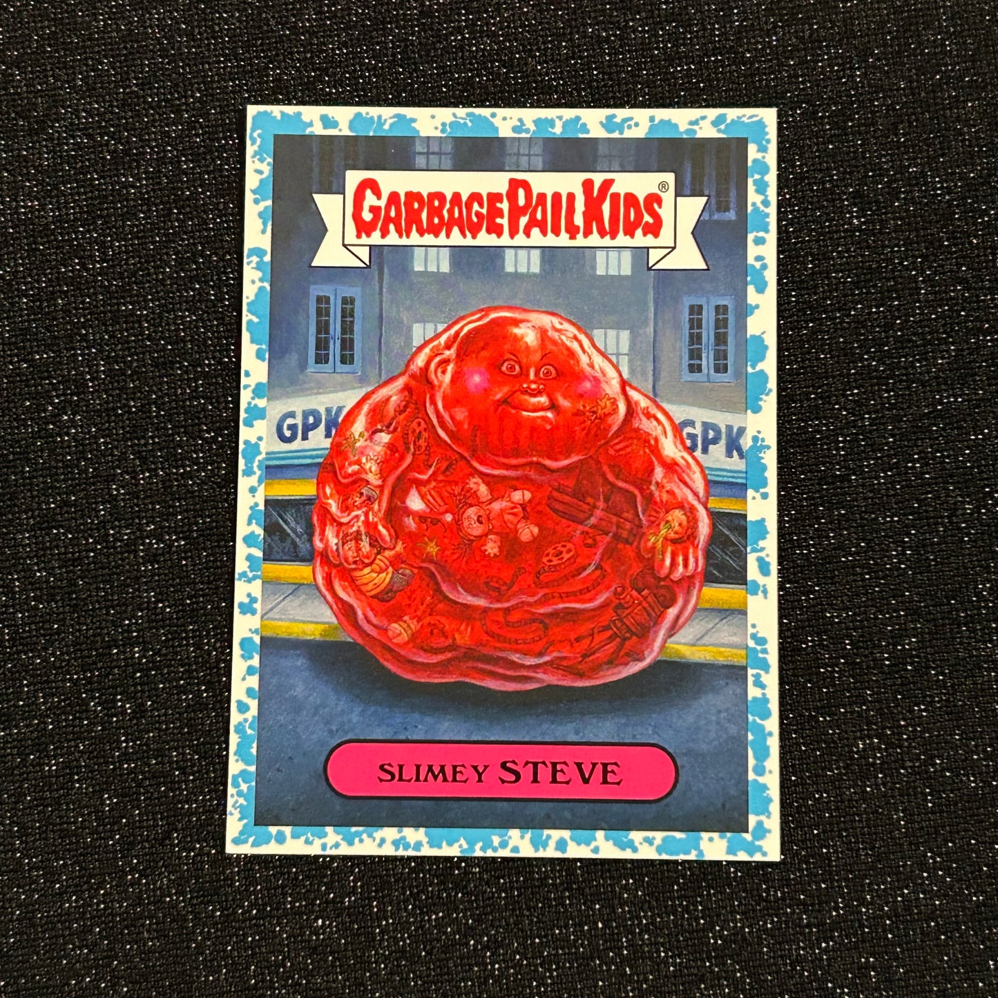 2018 GARBAGE PAIL KIDS OH THE HORROR-IBLE: SLIMEY STEVE 8b SPIT BLUE 16/99 - NM